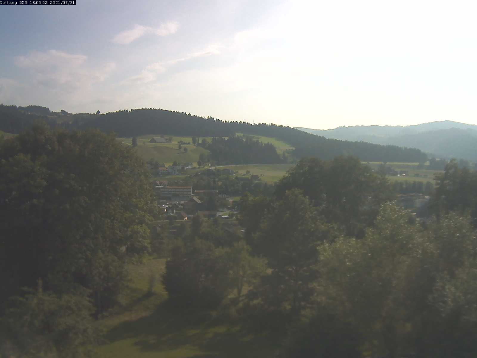 Webcam-Bild: Aussicht vom Dorfberg in Langnau 20210721-180601