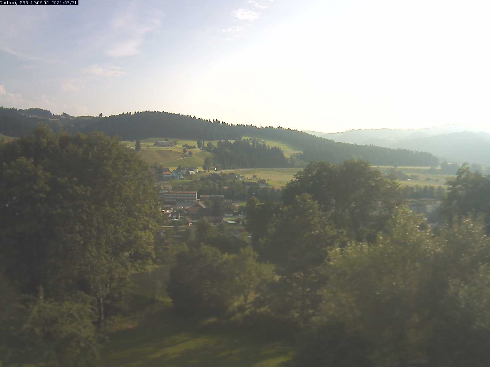 Webcam-Bild: Aussicht vom Dorfberg in Langnau 20210721-190601
