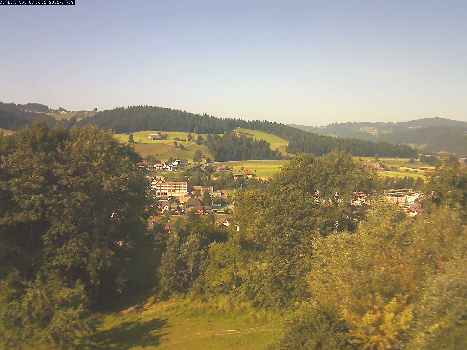 Webcam-Bild: Aussicht vom Dorfberg in Langnau 20210723-090601