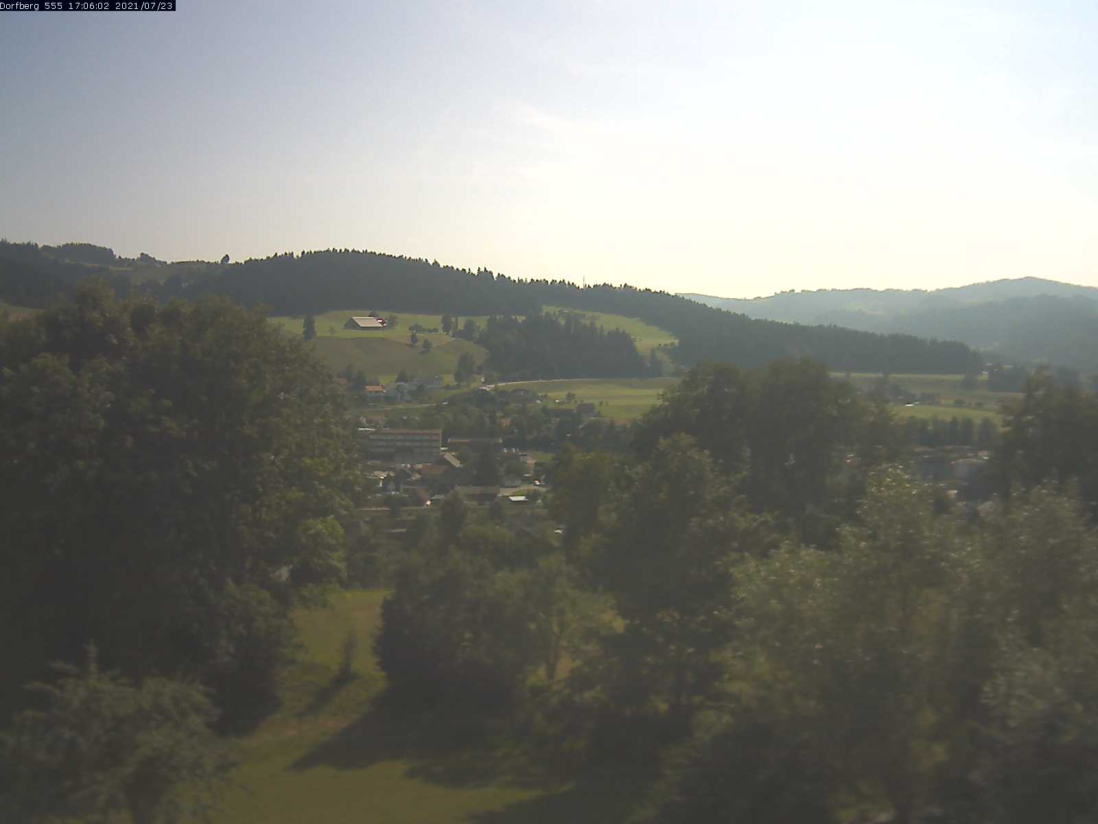 Webcam-Bild: Aussicht vom Dorfberg in Langnau 20210723-170601