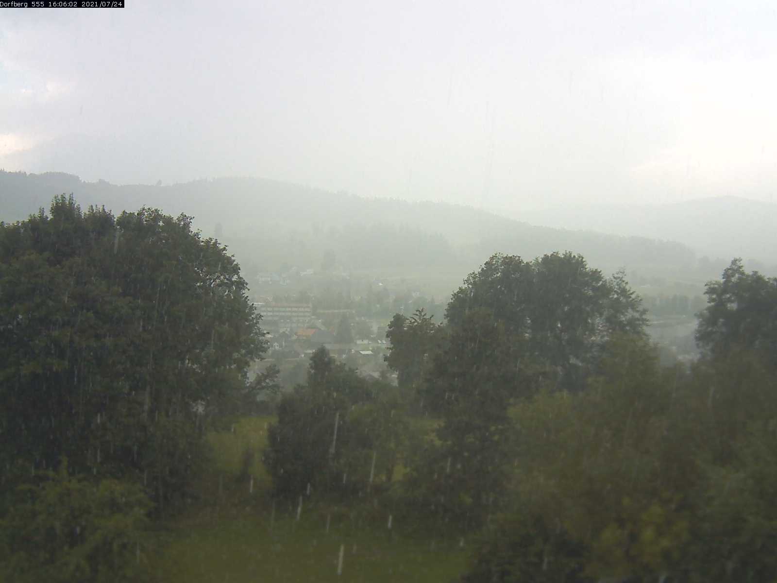 Webcam-Bild: Aussicht vom Dorfberg in Langnau 20210724-160601