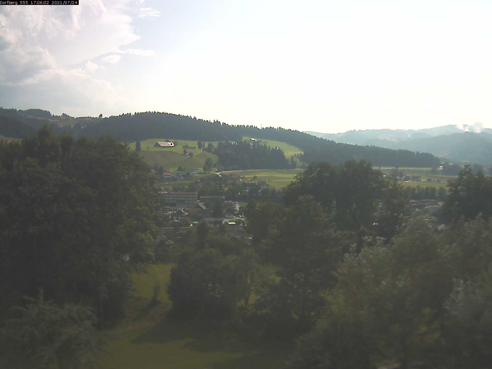 Webcam-Bild: Aussicht vom Dorfberg in Langnau 20210724-170601