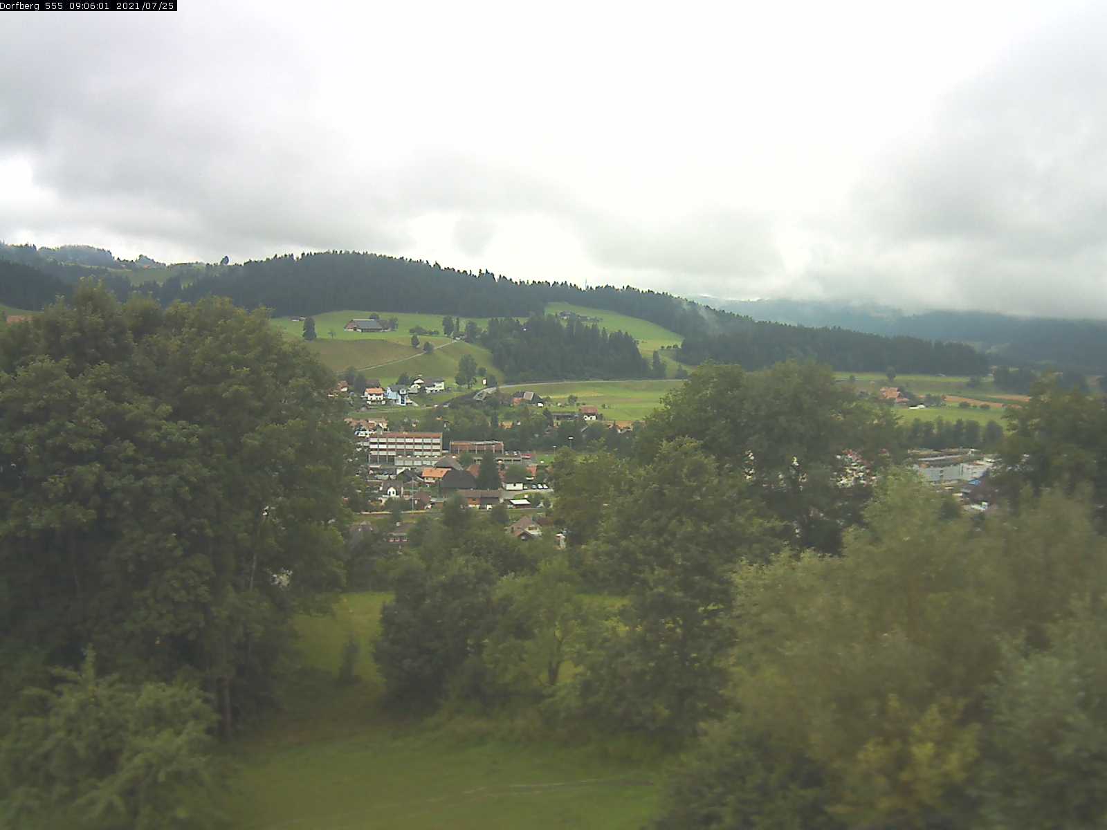 Webcam-Bild: Aussicht vom Dorfberg in Langnau 20210725-090601
