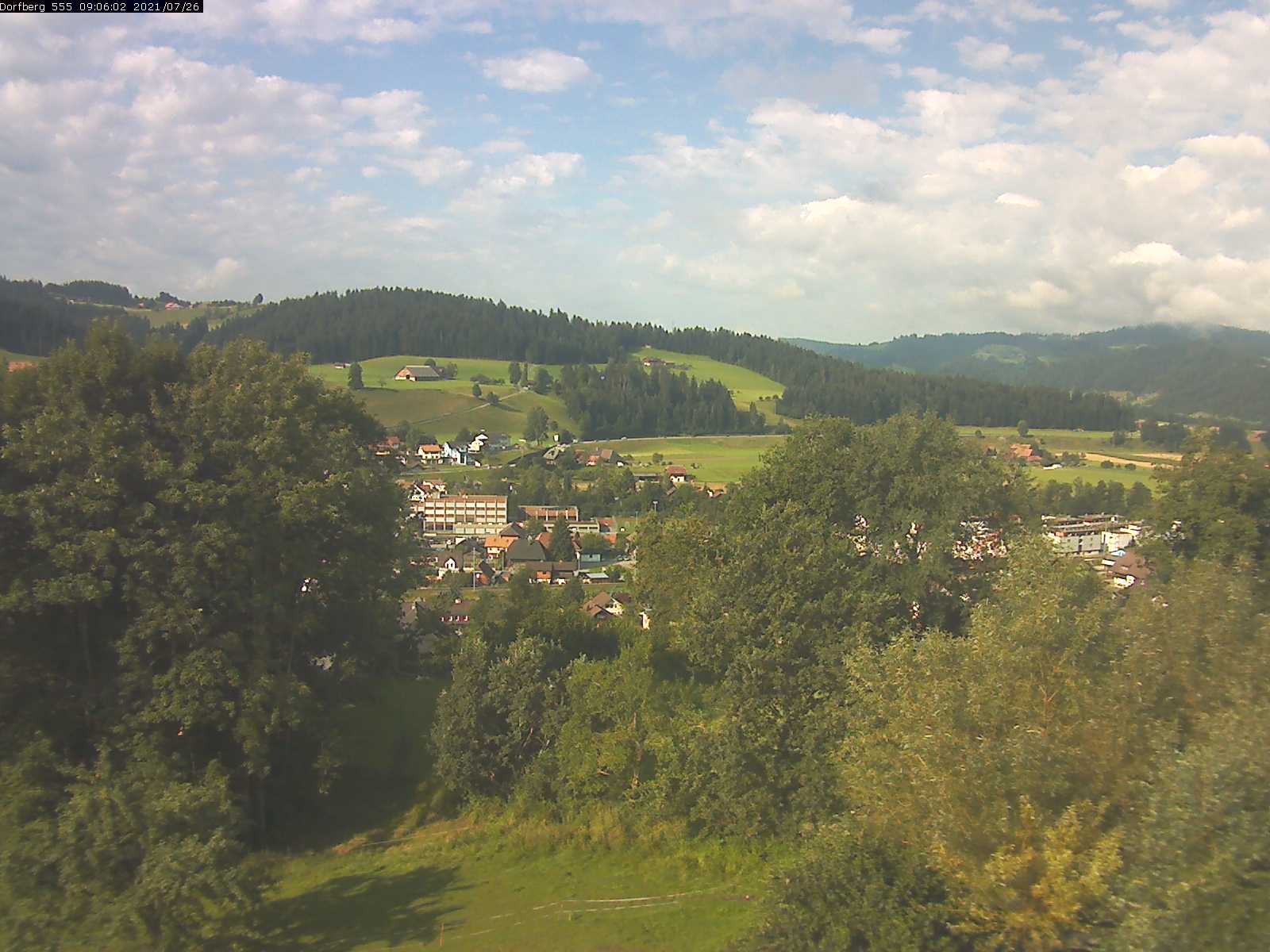 Webcam-Bild: Aussicht vom Dorfberg in Langnau 20210726-090601