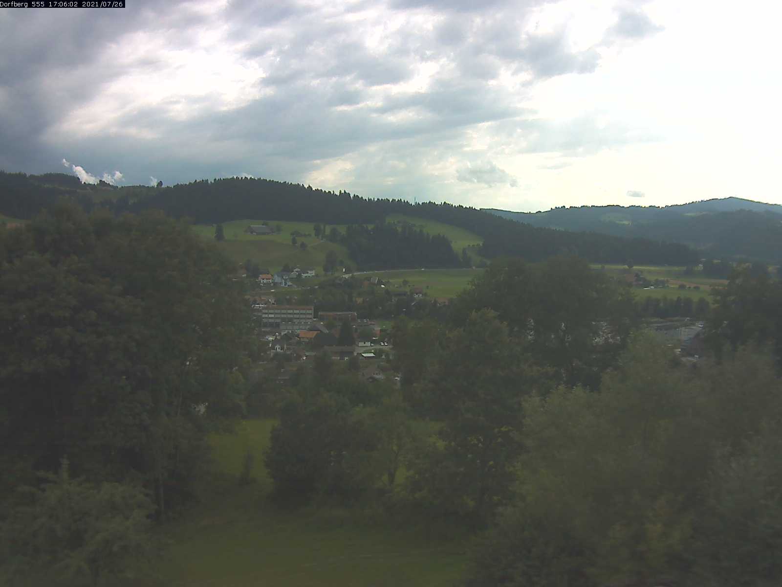 Webcam-Bild: Aussicht vom Dorfberg in Langnau 20210726-170601