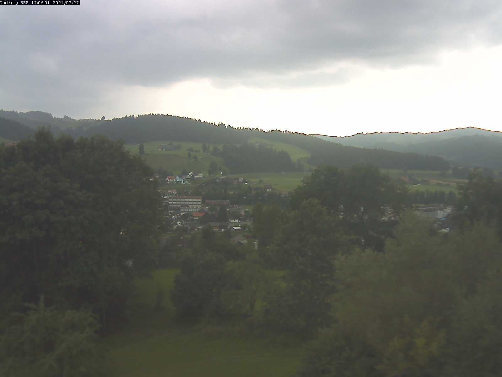 Webcam-Bild: Aussicht vom Dorfberg in Langnau 20210727-170601