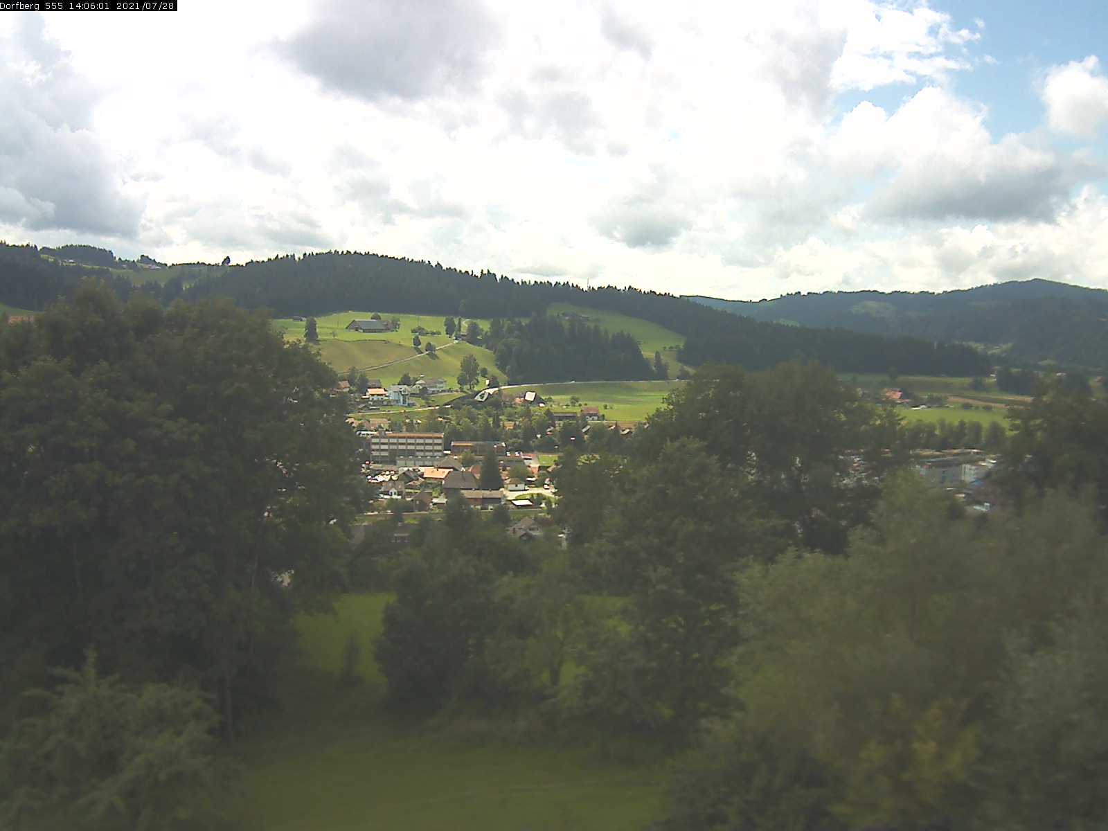 Webcam-Bild: Aussicht vom Dorfberg in Langnau 20210728-140601