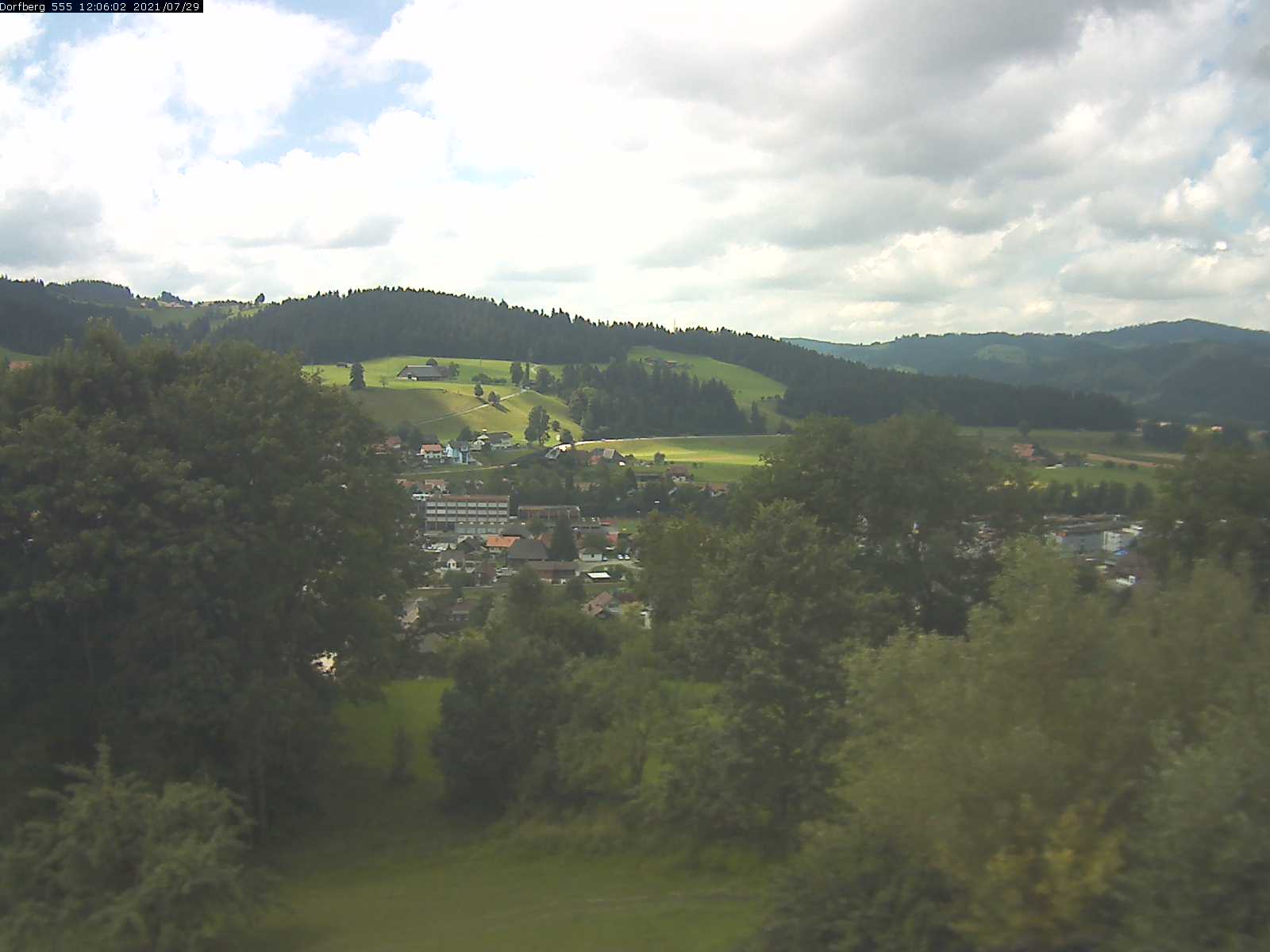 Webcam-Bild: Aussicht vom Dorfberg in Langnau 20210729-120601
