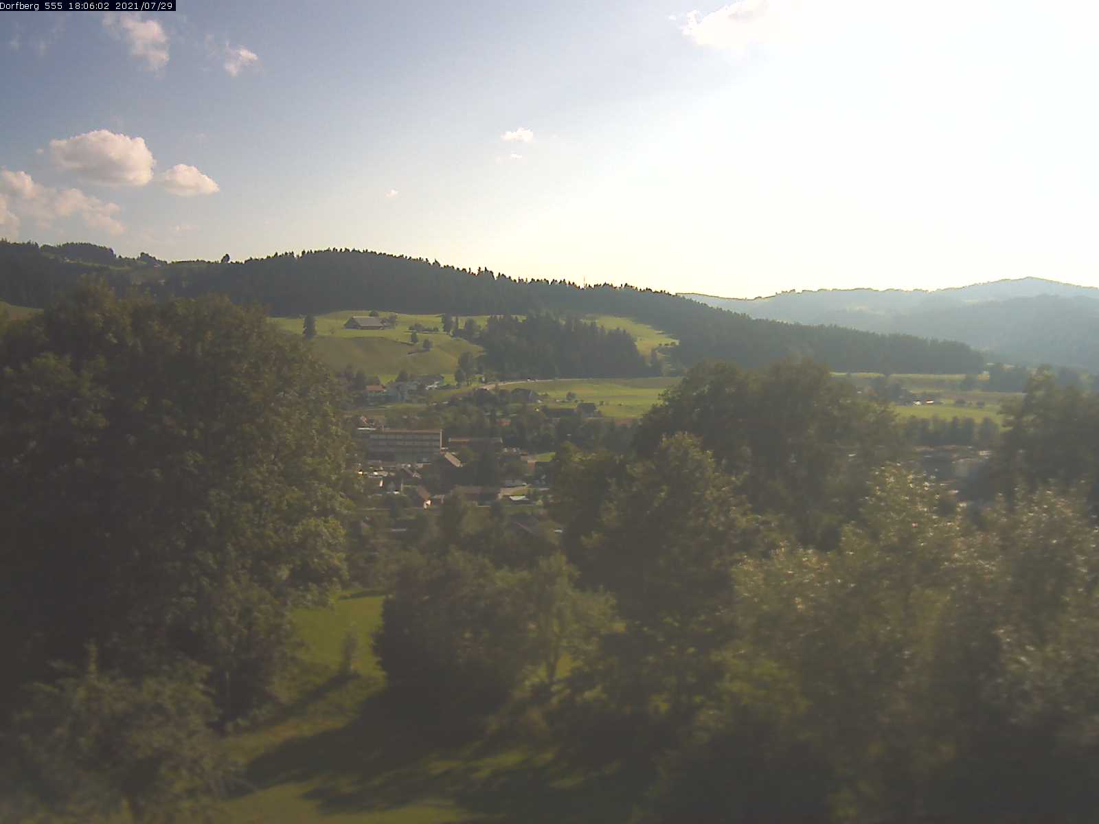 Webcam-Bild: Aussicht vom Dorfberg in Langnau 20210729-180601