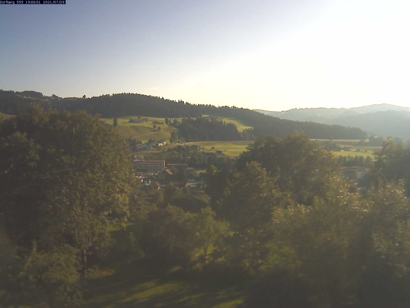 Webcam-Bild: Aussicht vom Dorfberg in Langnau 20210729-190601