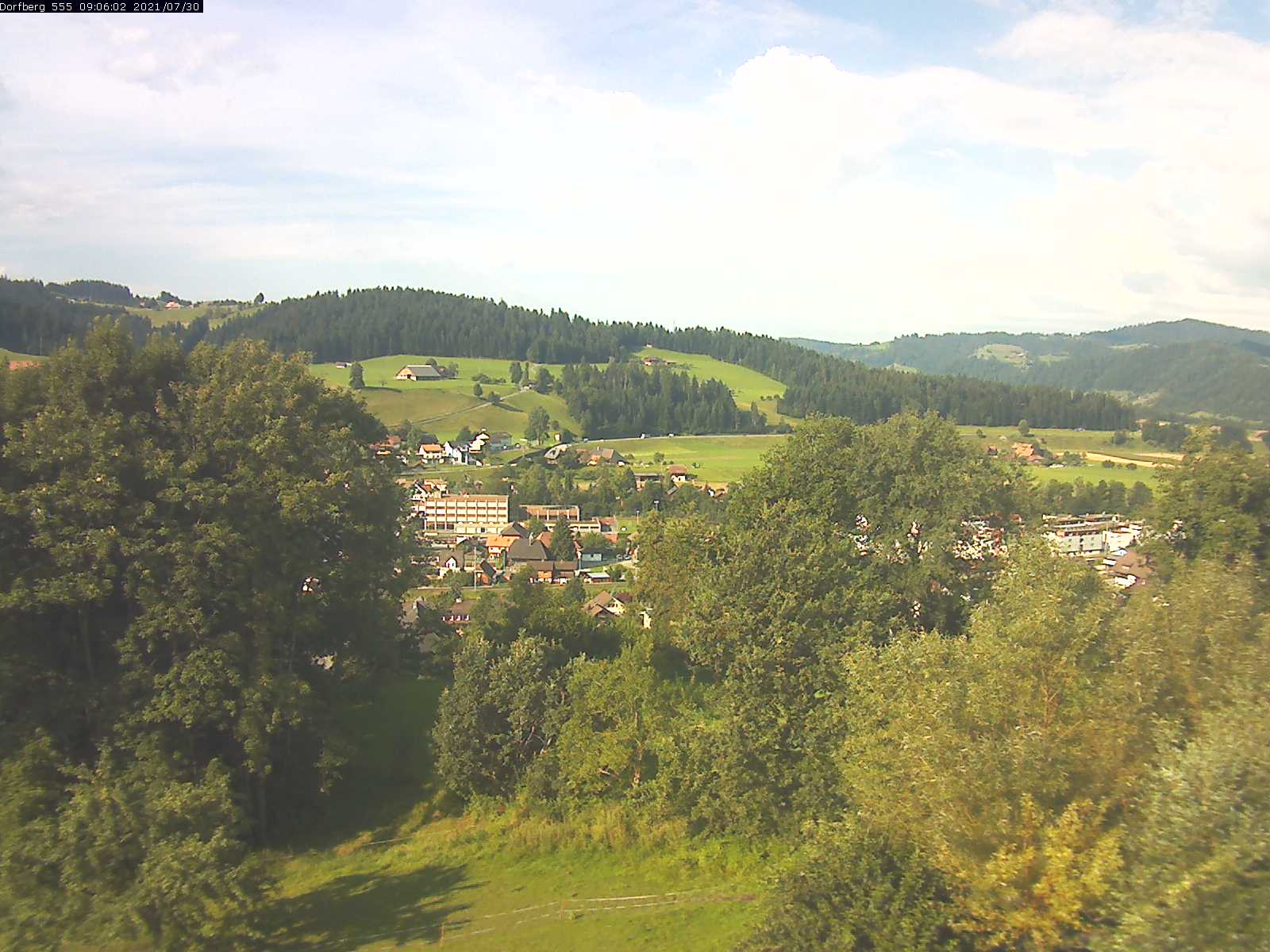 Webcam-Bild: Aussicht vom Dorfberg in Langnau 20210730-090601