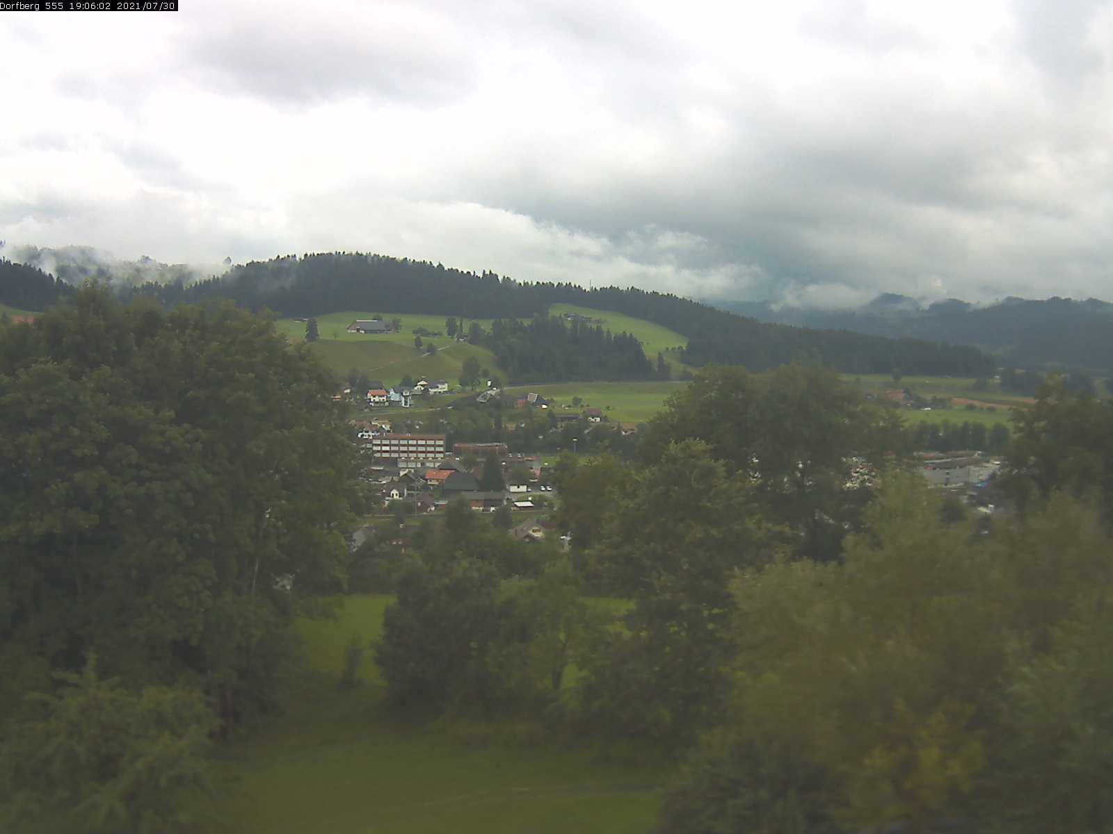 Webcam-Bild: Aussicht vom Dorfberg in Langnau 20210730-190601