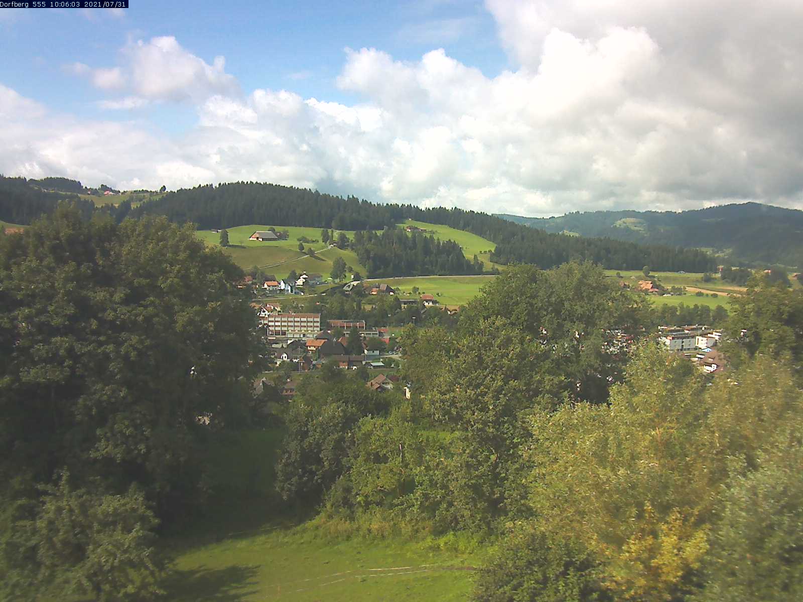 Webcam-Bild: Aussicht vom Dorfberg in Langnau 20210731-100601