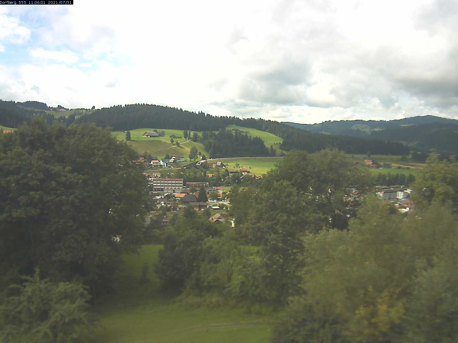 Webcam-Bild: Aussicht vom Dorfberg in Langnau 20210731-110601