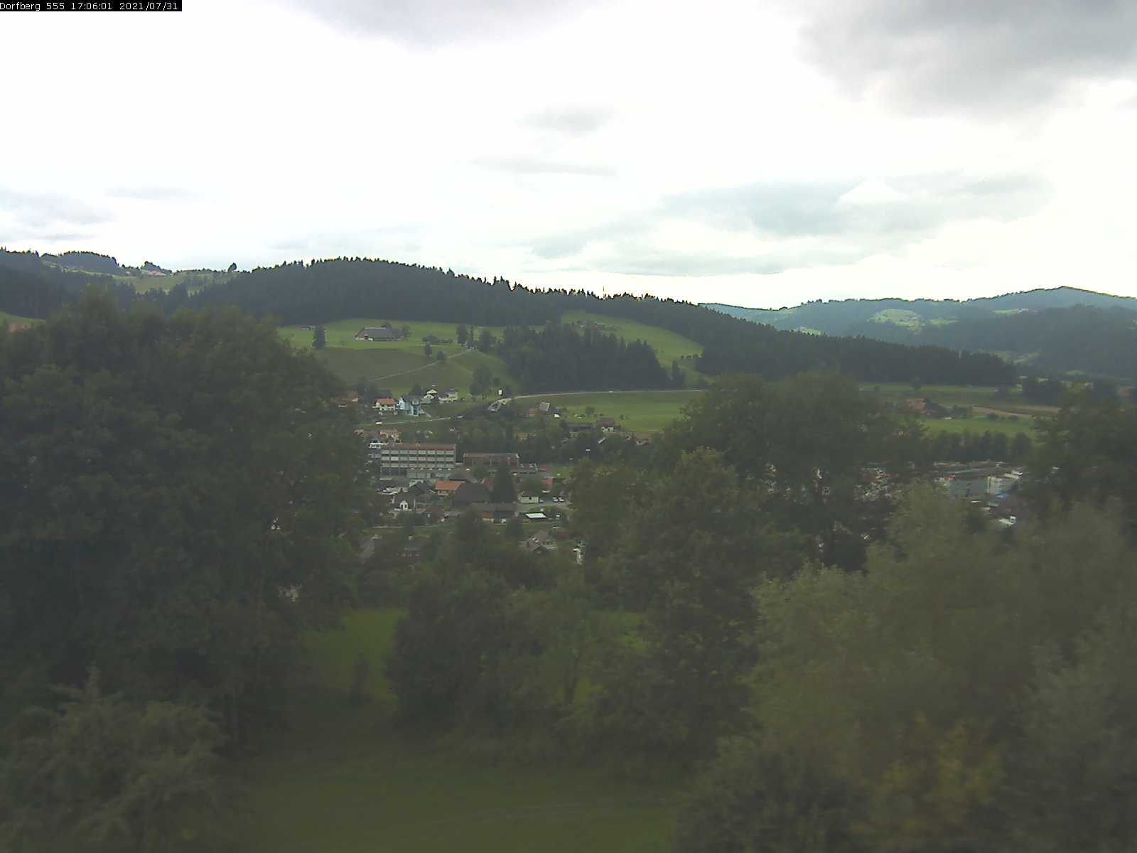 Webcam-Bild: Aussicht vom Dorfberg in Langnau 20210731-170601
