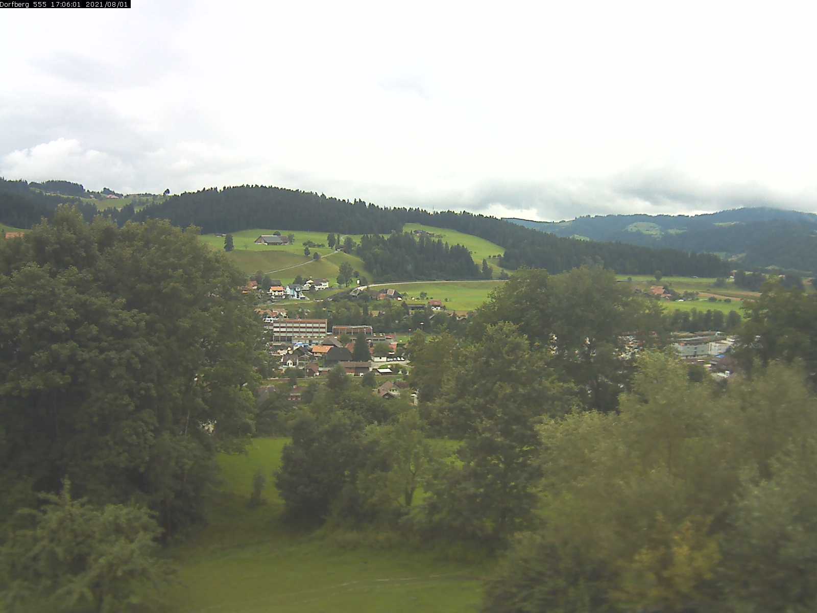 Webcam-Bild: Aussicht vom Dorfberg in Langnau 20210801-170601