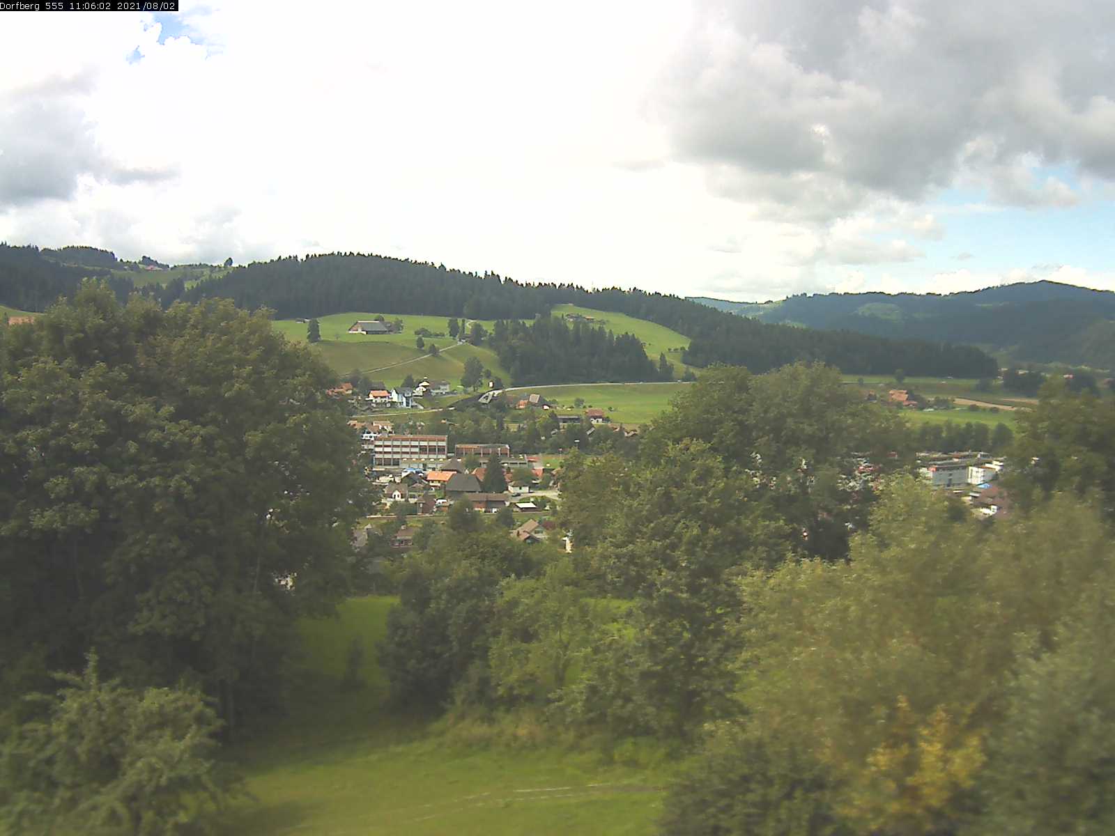Webcam-Bild: Aussicht vom Dorfberg in Langnau 20210802-110601