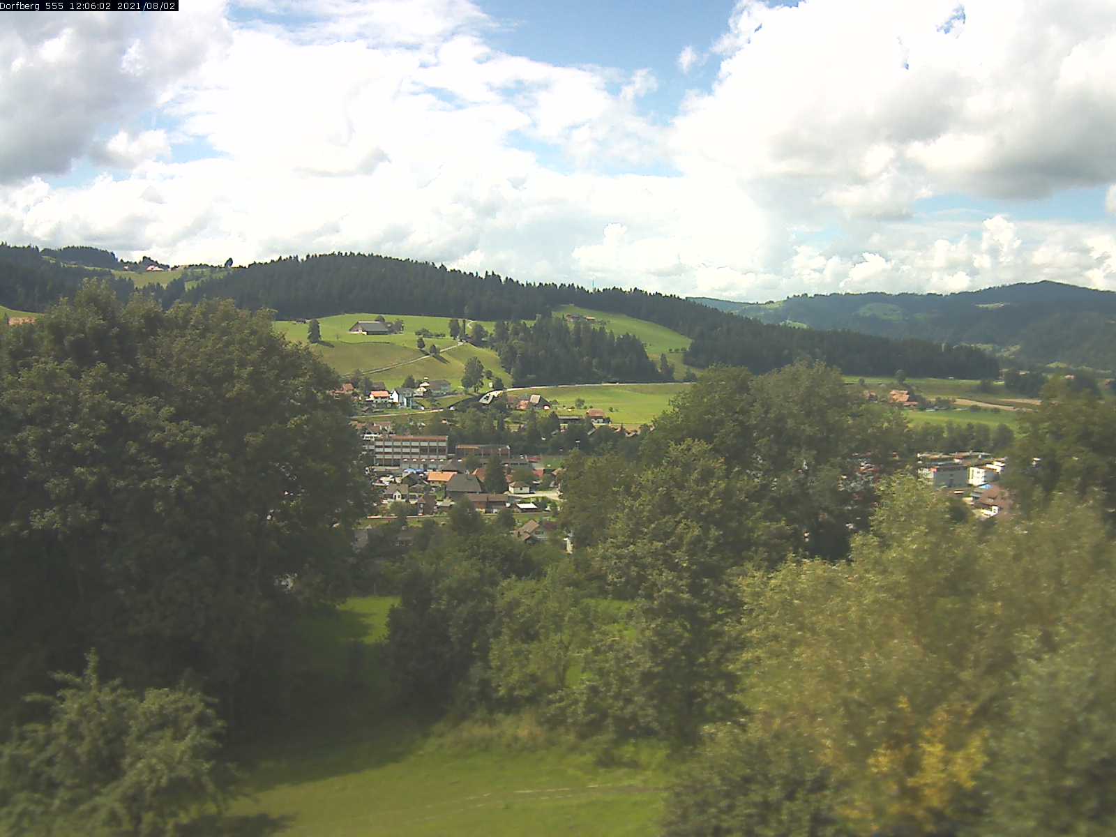 Webcam-Bild: Aussicht vom Dorfberg in Langnau 20210802-120601