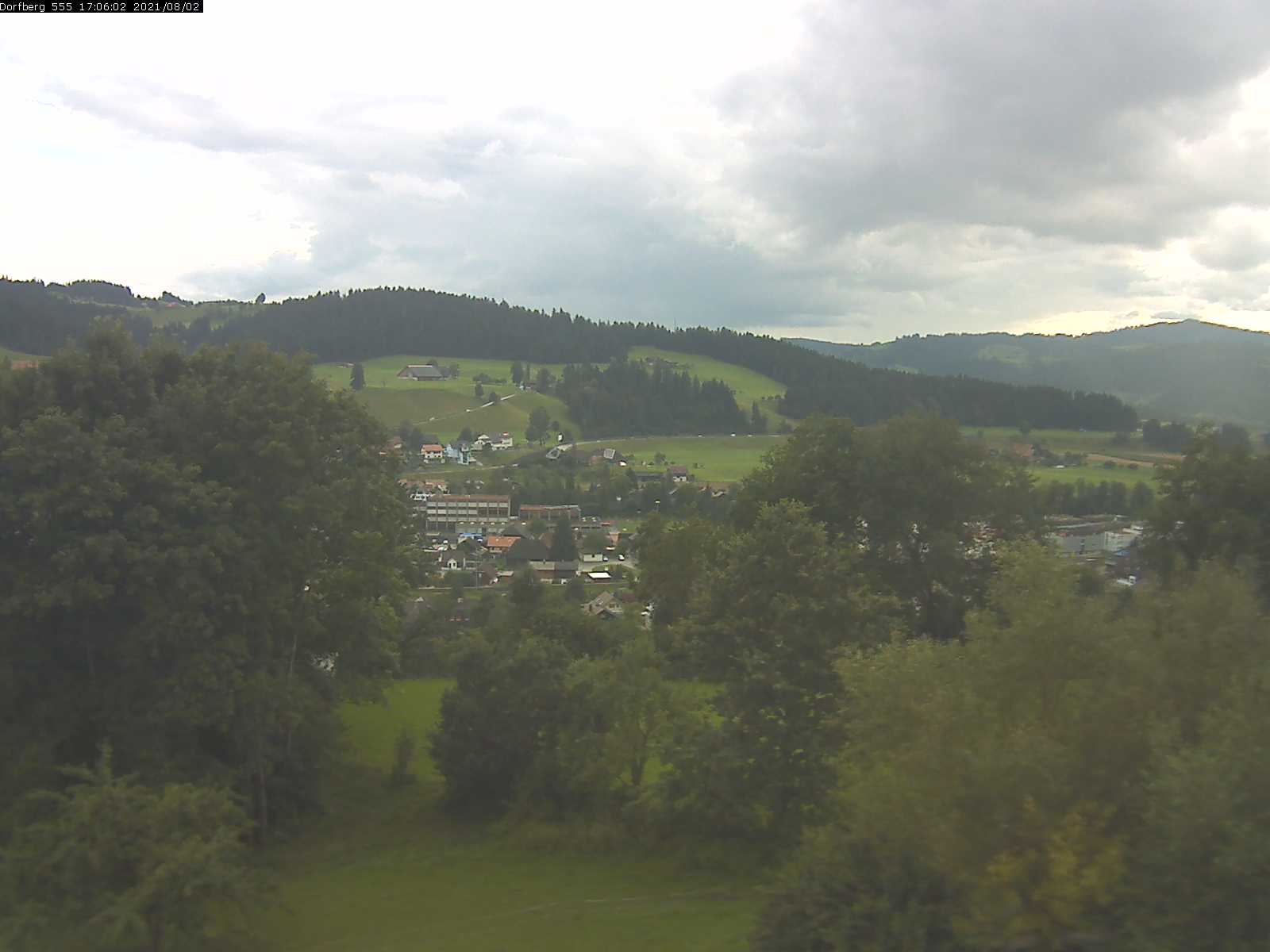 Webcam-Bild: Aussicht vom Dorfberg in Langnau 20210802-170601