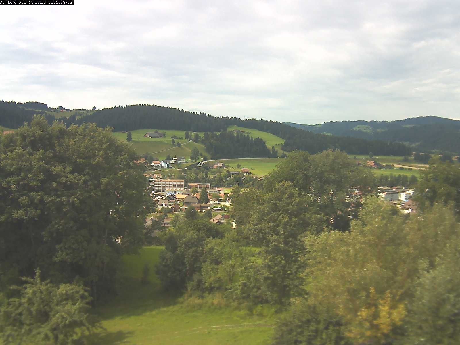Webcam-Bild: Aussicht vom Dorfberg in Langnau 20210803-110601