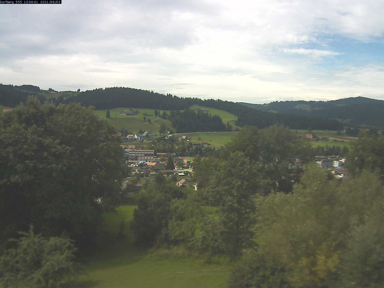 Webcam-Bild: Aussicht vom Dorfberg in Langnau 20210803-120601