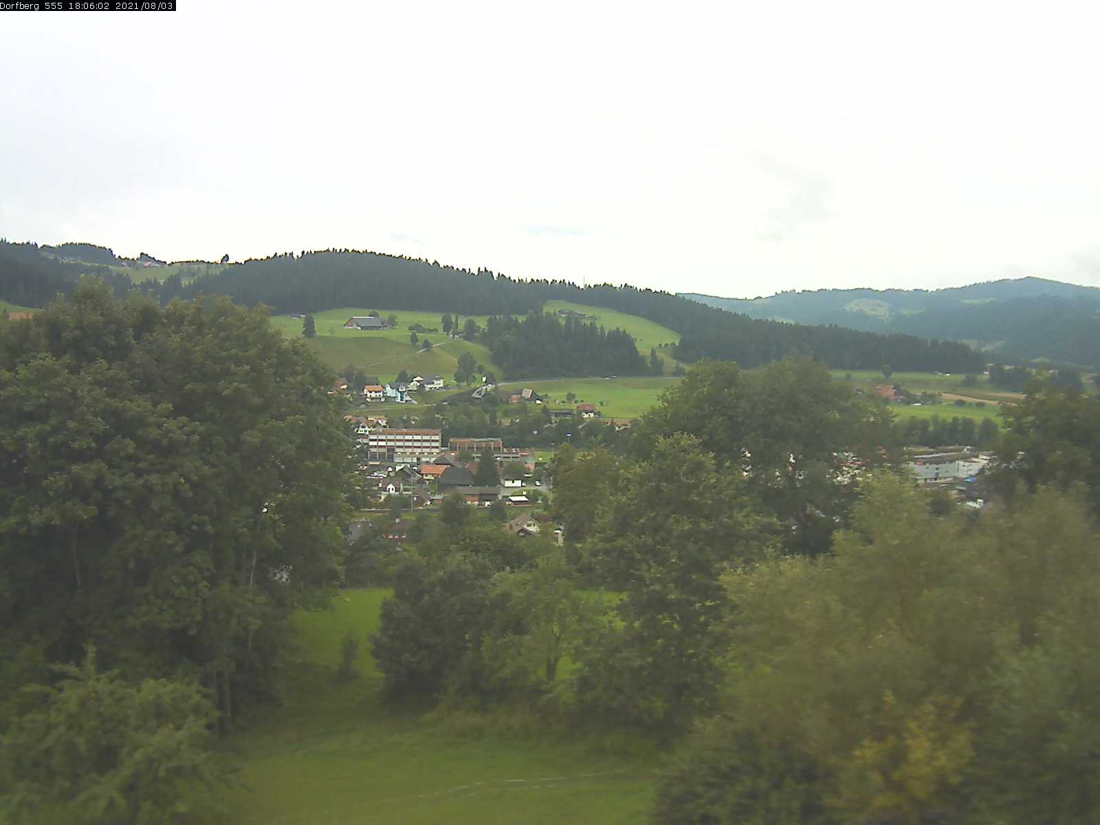Webcam-Bild: Aussicht vom Dorfberg in Langnau 20210803-180601