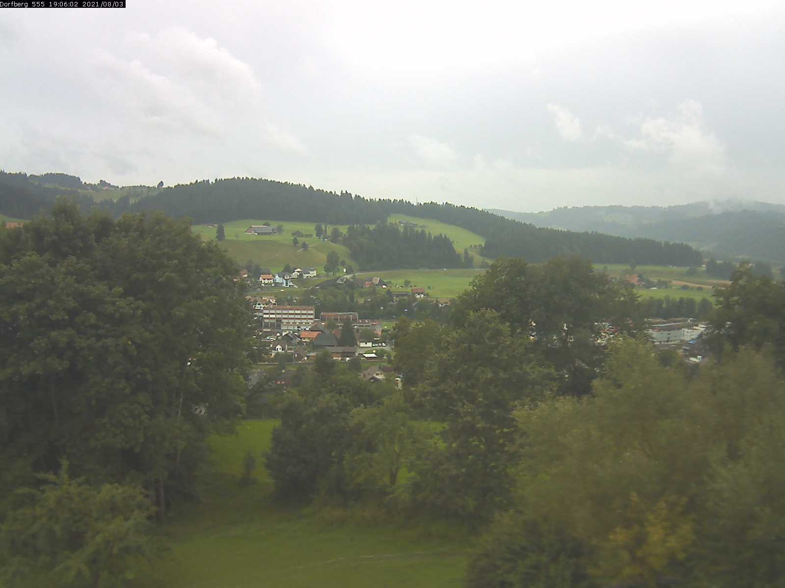 Webcam-Bild: Aussicht vom Dorfberg in Langnau 20210803-190601