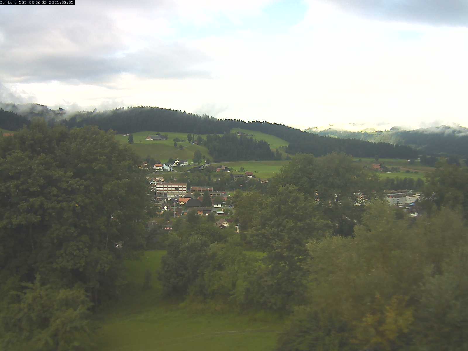 Webcam-Bild: Aussicht vom Dorfberg in Langnau 20210805-090601