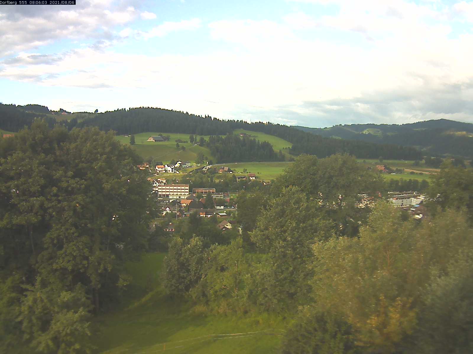 Webcam-Bild: Aussicht vom Dorfberg in Langnau 20210806-080601