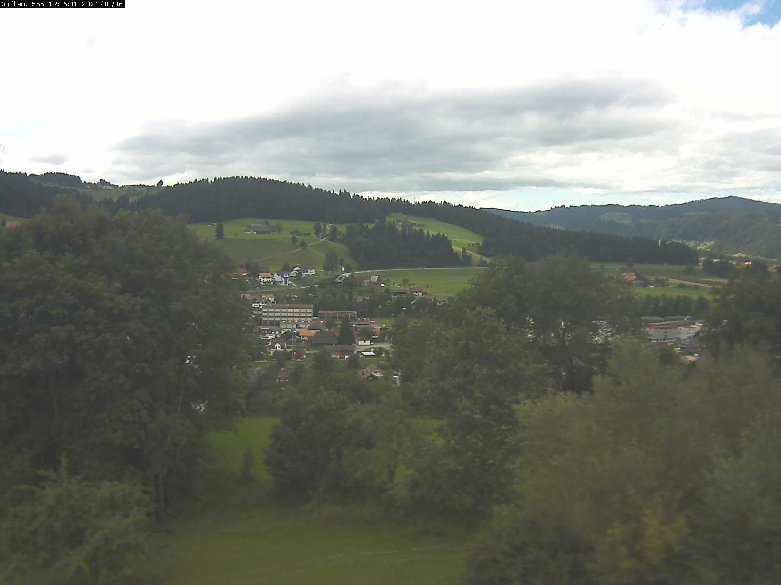 Webcam-Bild: Aussicht vom Dorfberg in Langnau 20210806-120601