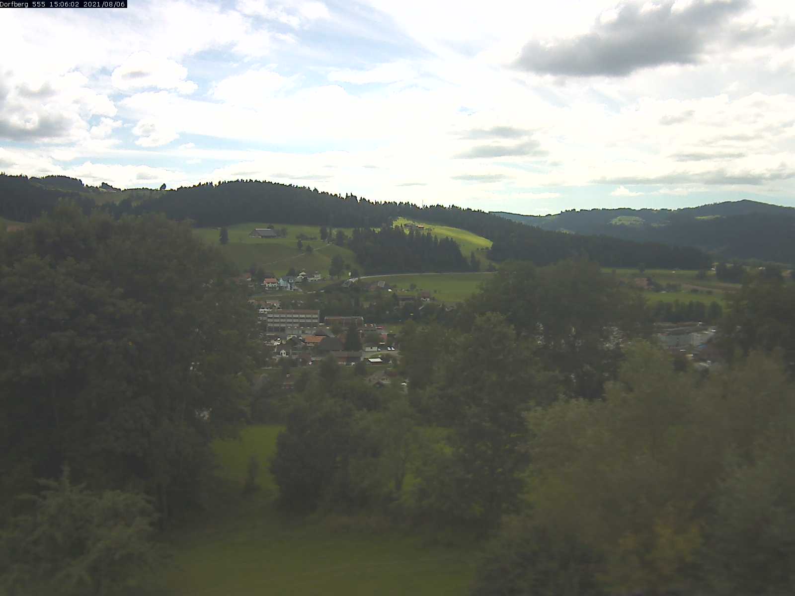 Webcam-Bild: Aussicht vom Dorfberg in Langnau 20210806-150601