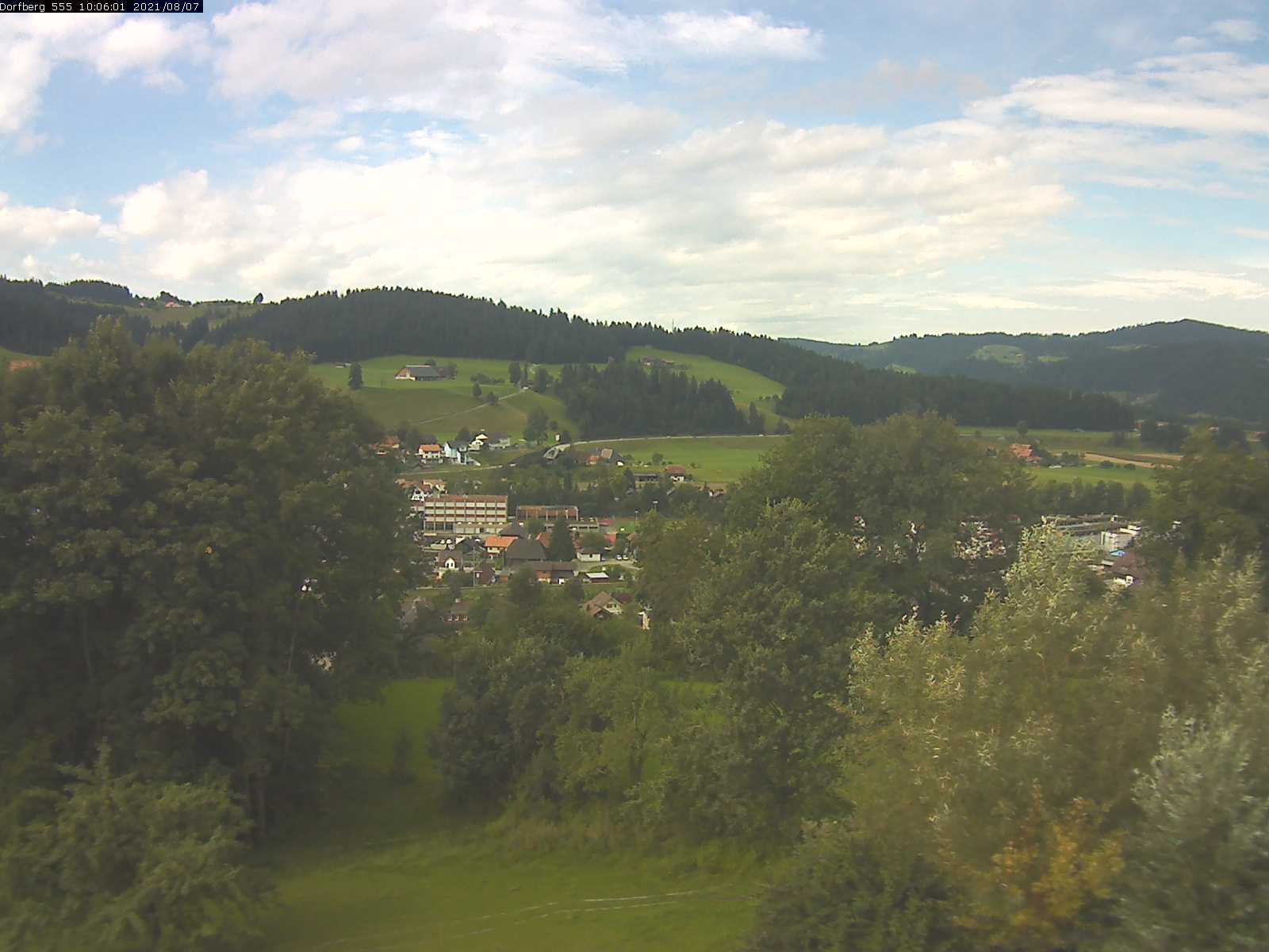 Webcam-Bild: Aussicht vom Dorfberg in Langnau 20210807-100601