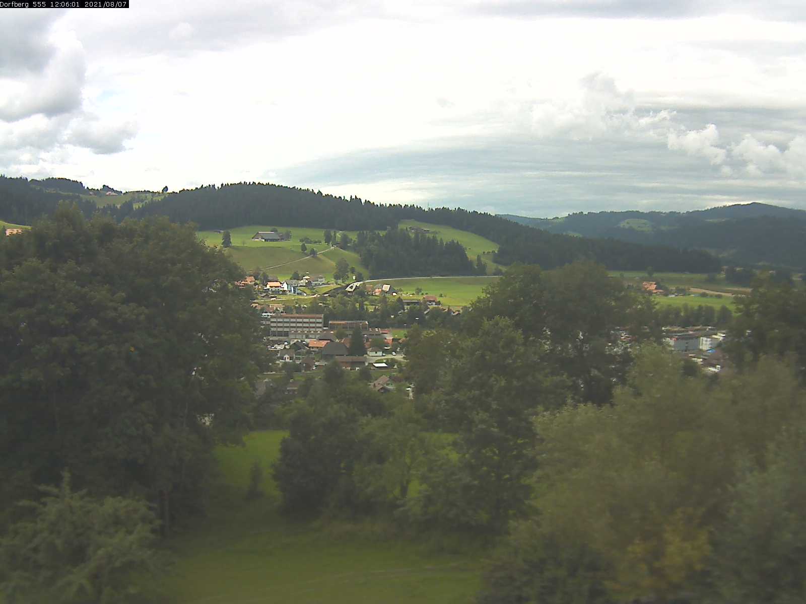 Webcam-Bild: Aussicht vom Dorfberg in Langnau 20210807-120601