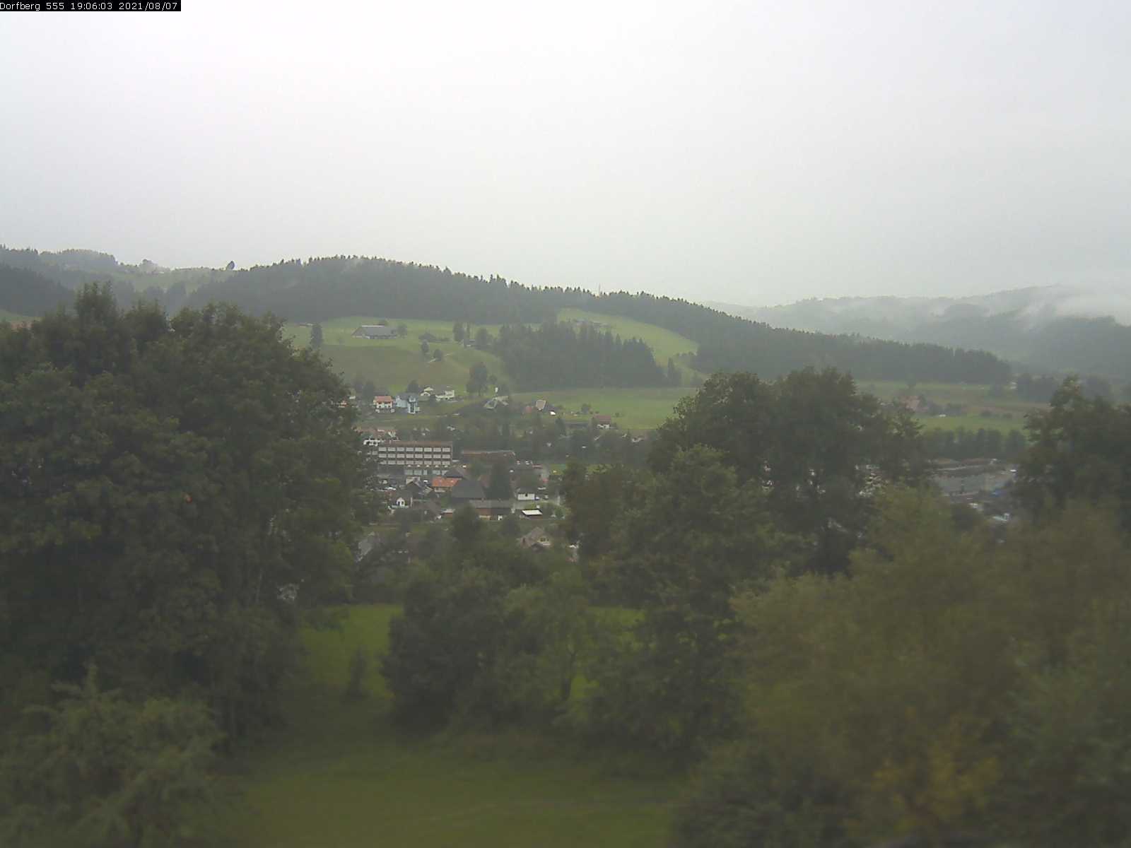 Webcam-Bild: Aussicht vom Dorfberg in Langnau 20210807-190601