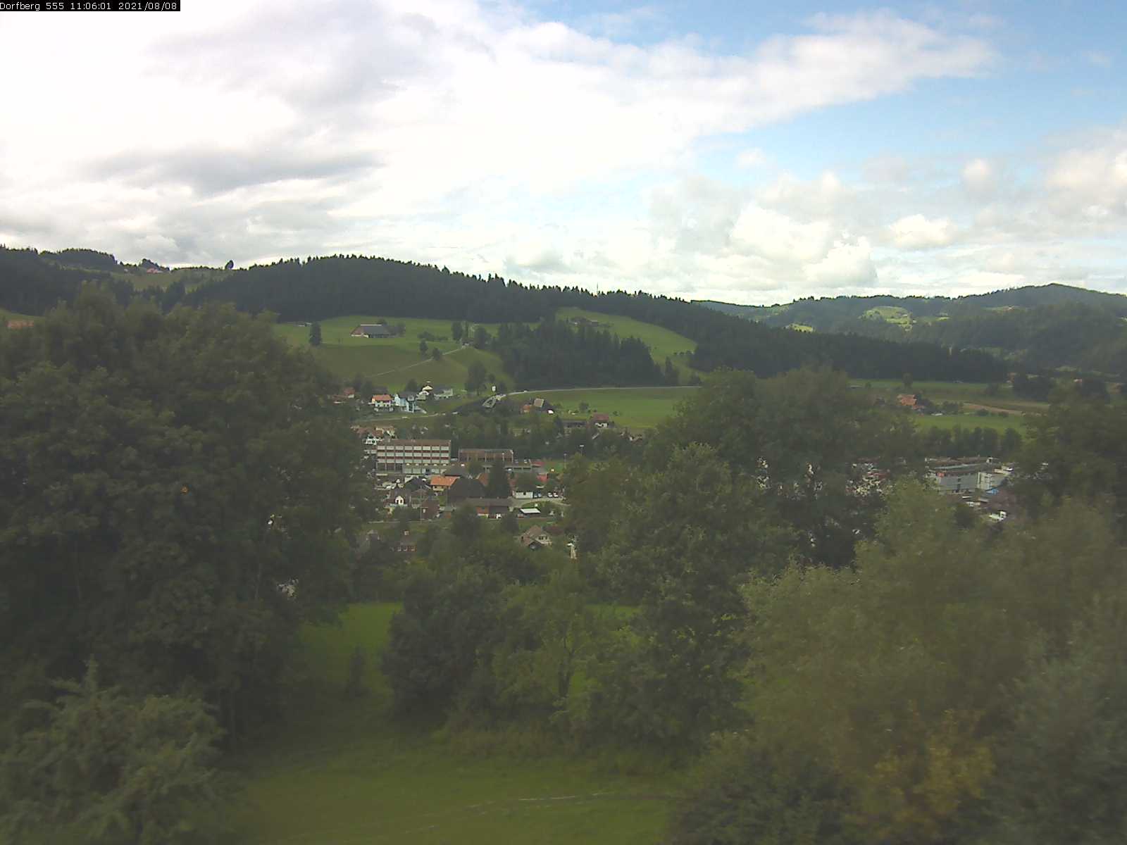 Webcam-Bild: Aussicht vom Dorfberg in Langnau 20210808-110601