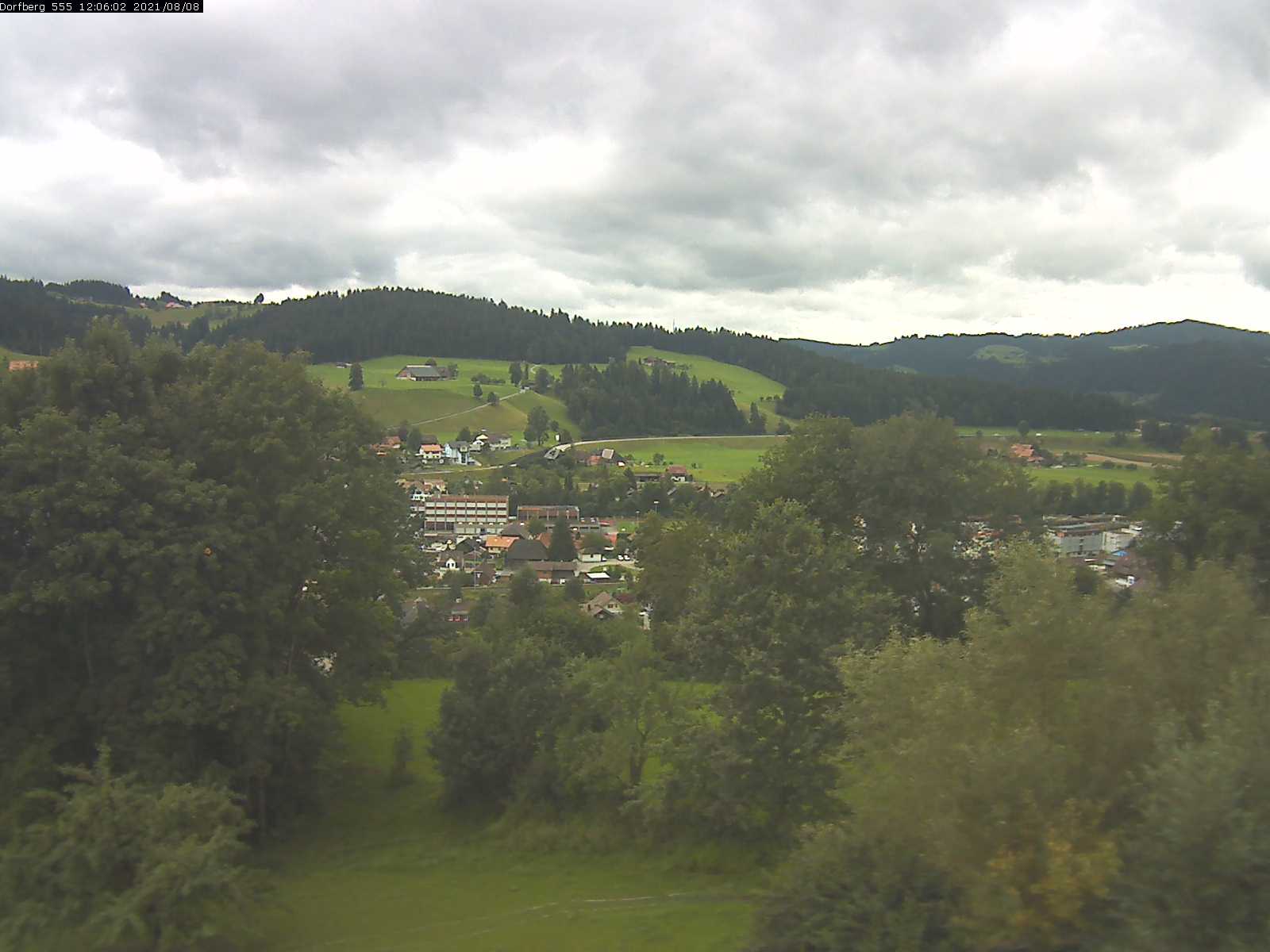 Webcam-Bild: Aussicht vom Dorfberg in Langnau 20210808-120601