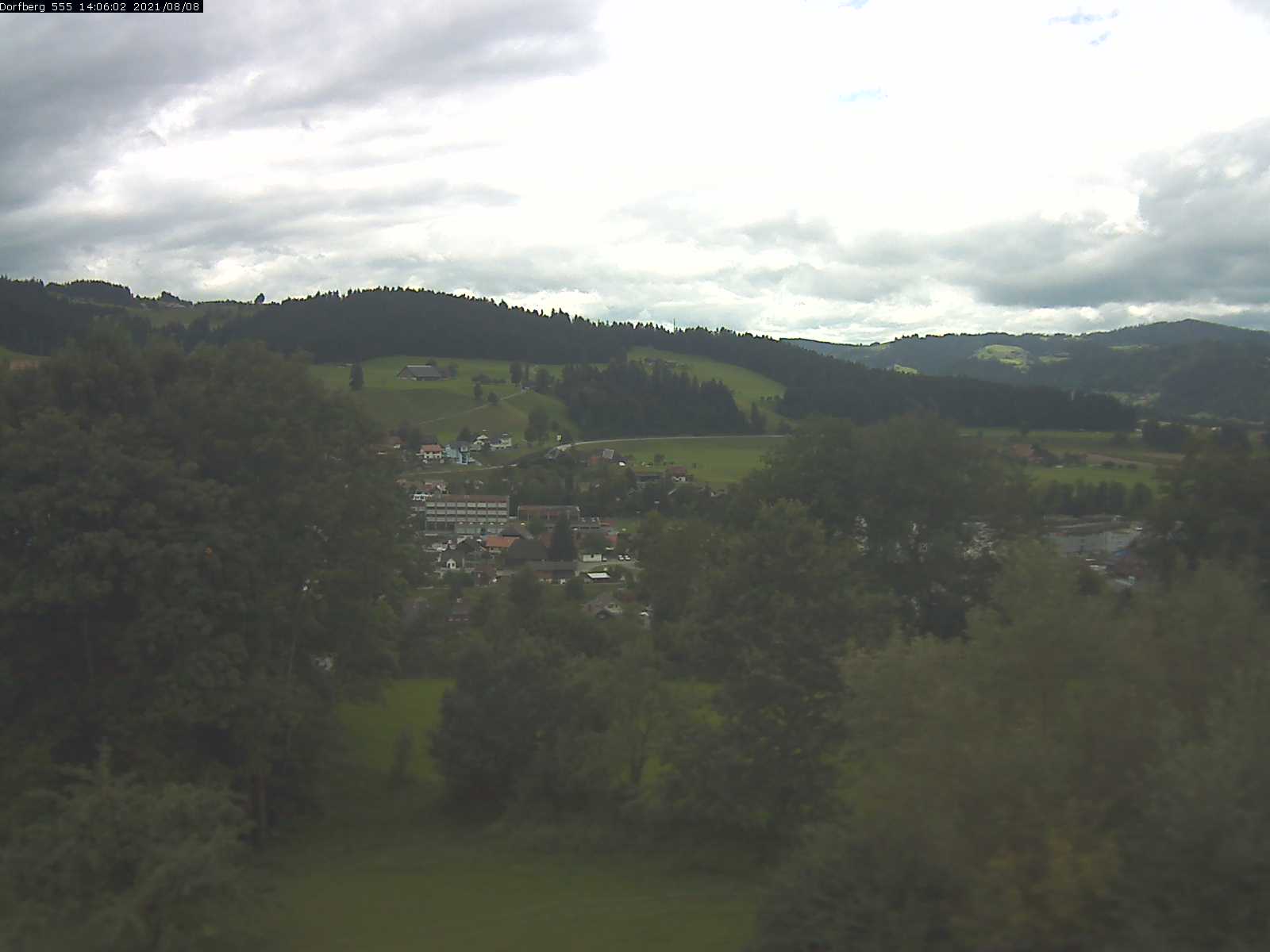 Webcam-Bild: Aussicht vom Dorfberg in Langnau 20210808-140601