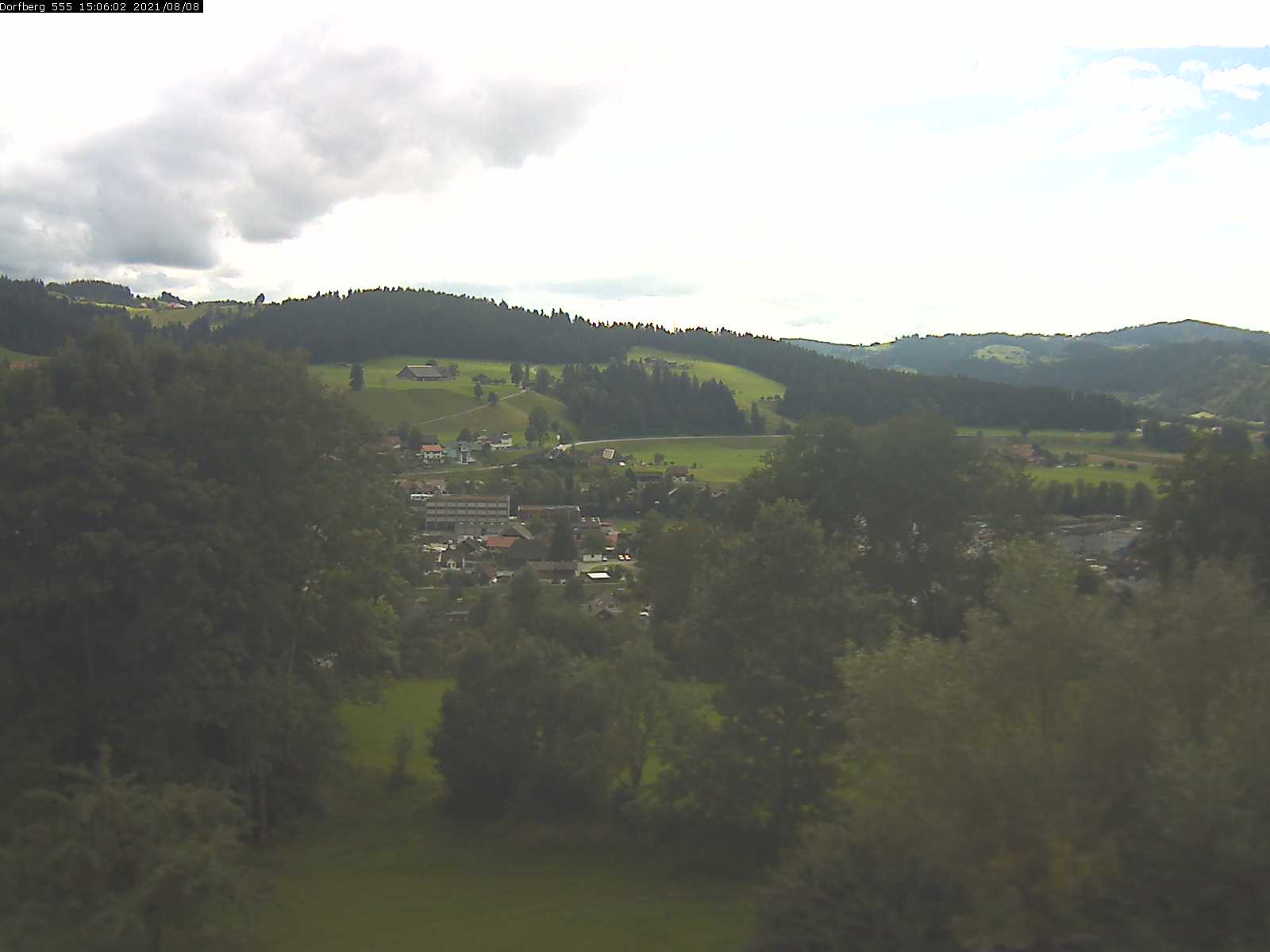 Webcam-Bild: Aussicht vom Dorfberg in Langnau 20210808-150601