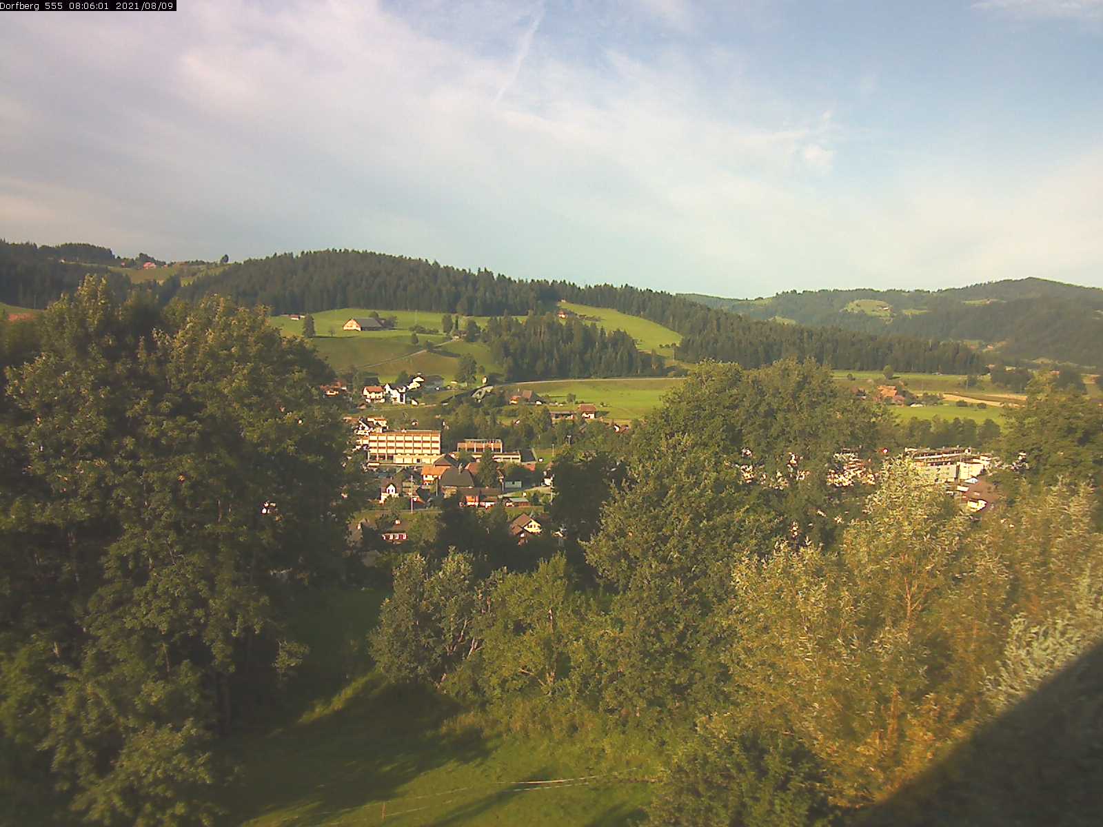 Webcam-Bild: Aussicht vom Dorfberg in Langnau 20210809-080601