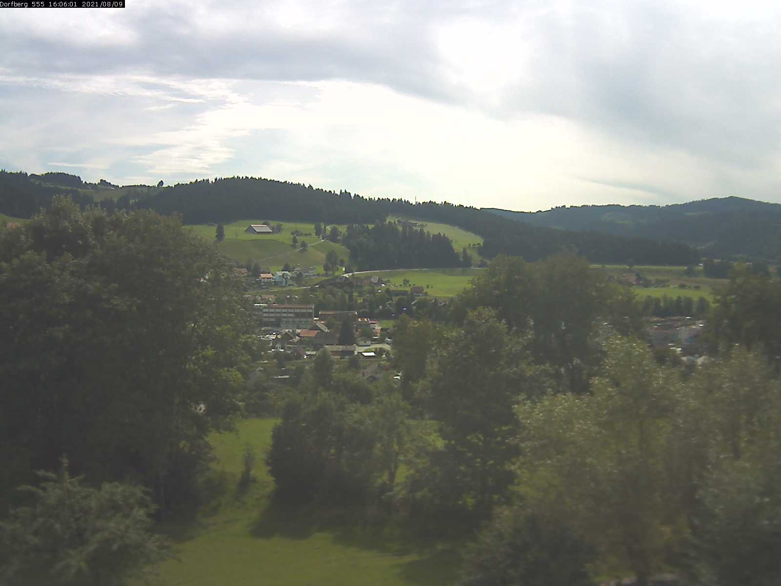 Webcam-Bild: Aussicht vom Dorfberg in Langnau 20210809-160601