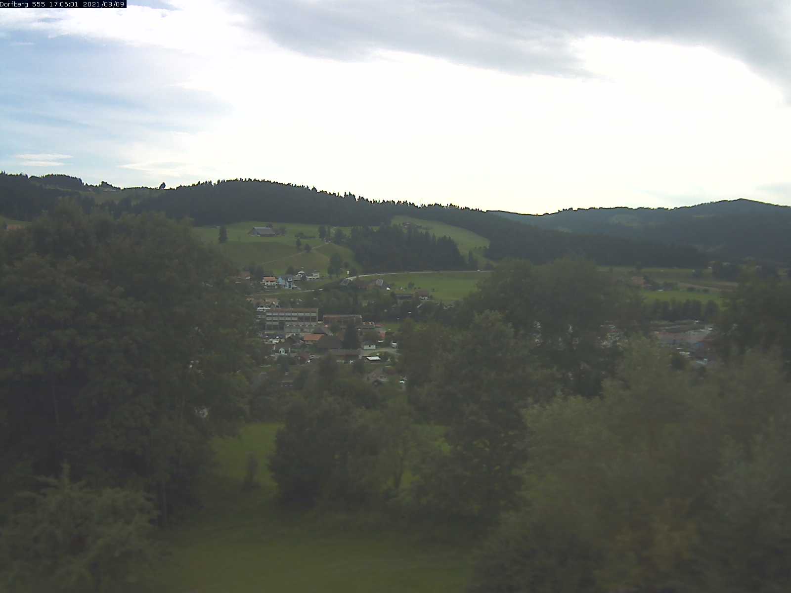 Webcam-Bild: Aussicht vom Dorfberg in Langnau 20210809-170601