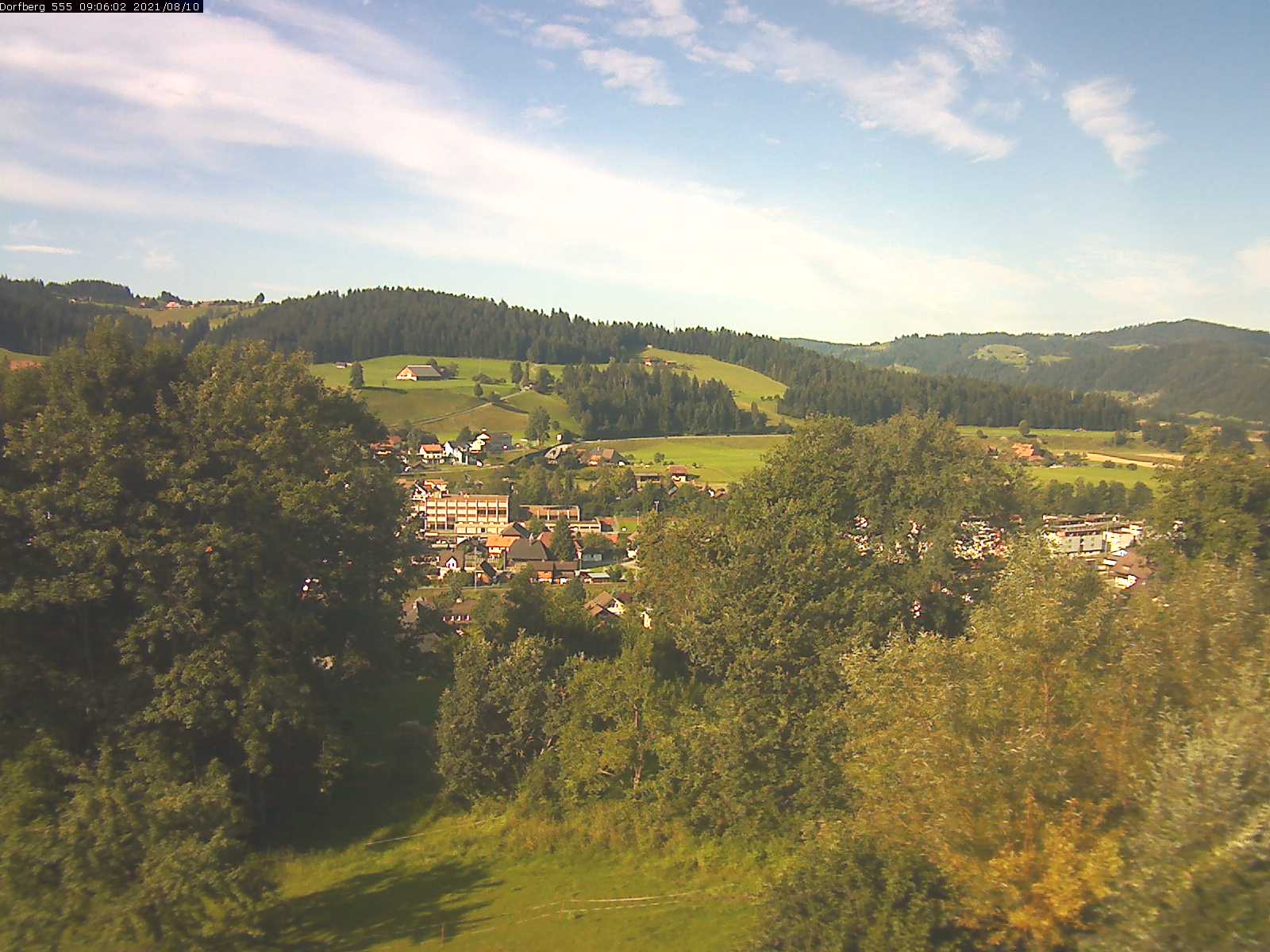 Webcam-Bild: Aussicht vom Dorfberg in Langnau 20210810-090601