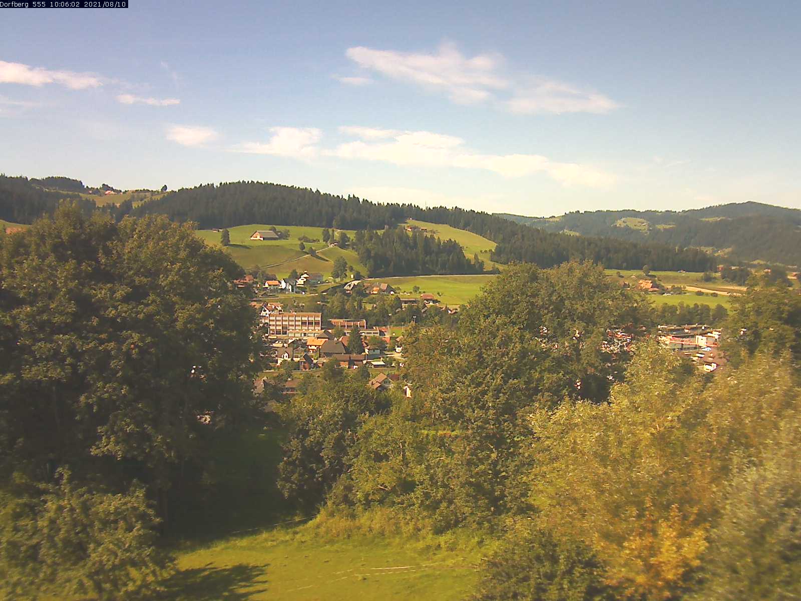 Webcam-Bild: Aussicht vom Dorfberg in Langnau 20210810-100601