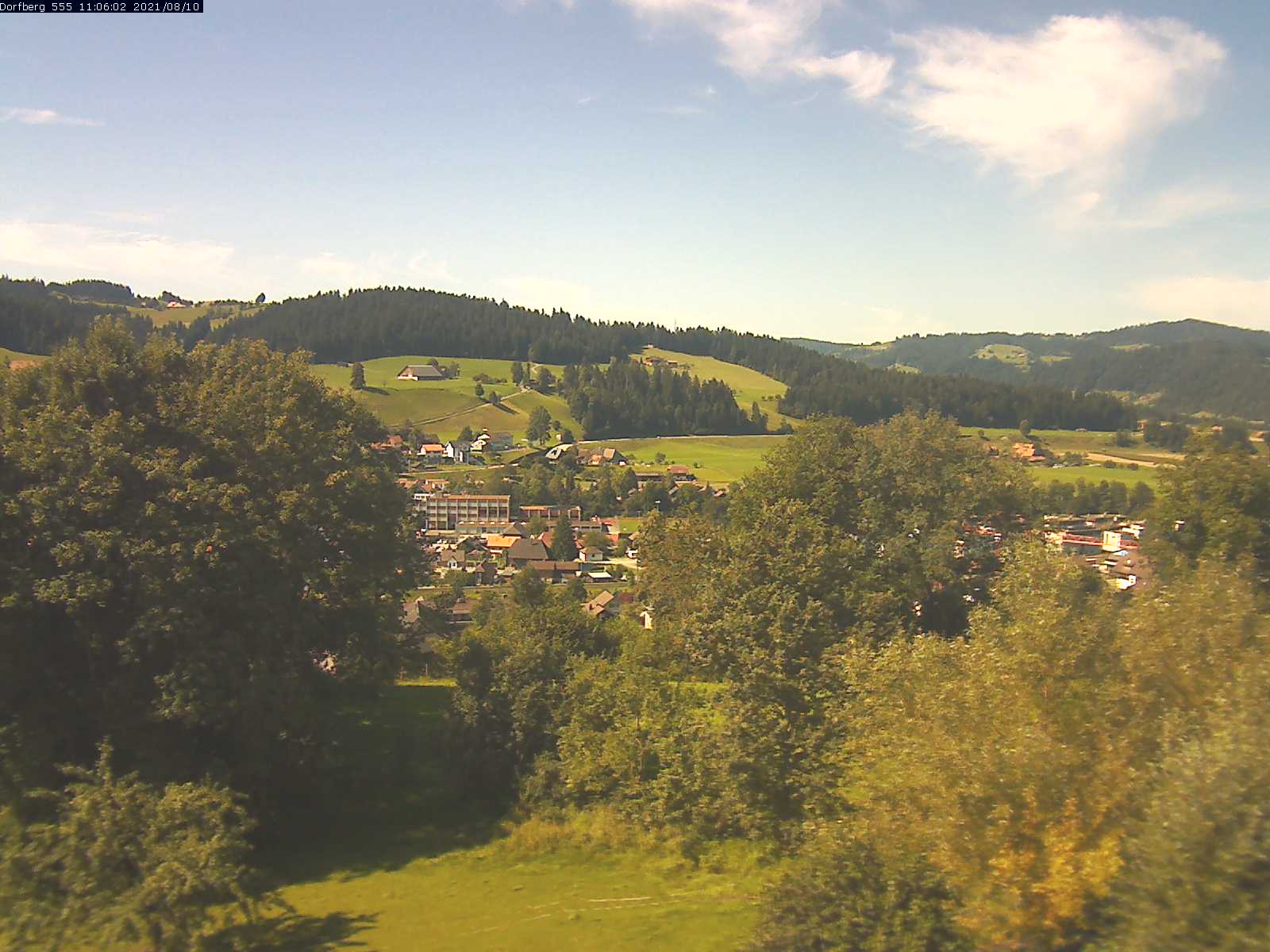 Webcam-Bild: Aussicht vom Dorfberg in Langnau 20210810-110602