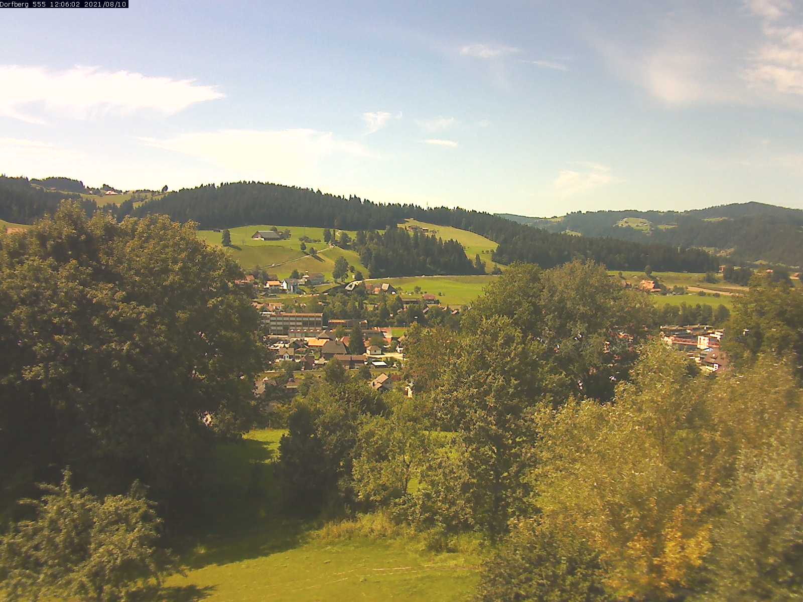 Webcam-Bild: Aussicht vom Dorfberg in Langnau 20210810-120601