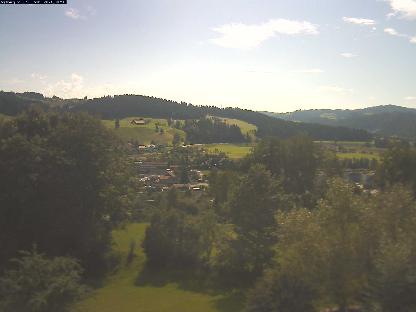 Webcam-Bild: Aussicht vom Dorfberg in Langnau 20210810-160601