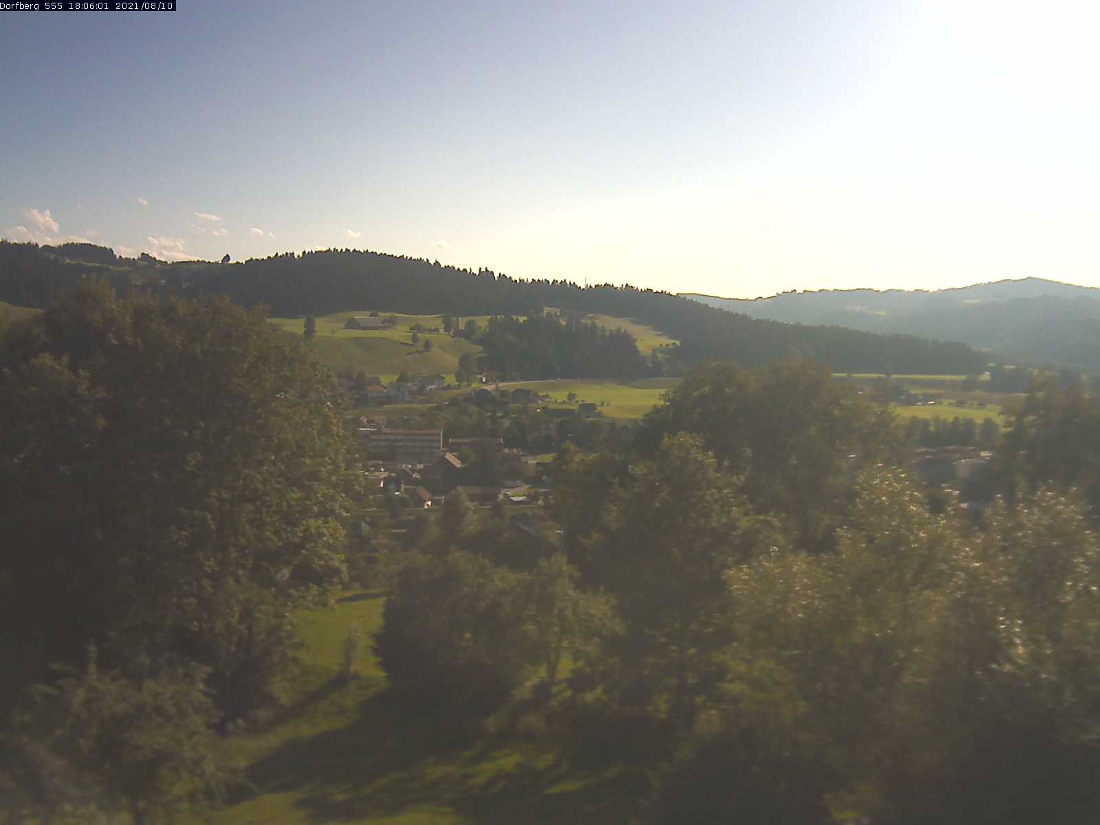 Webcam-Bild: Aussicht vom Dorfberg in Langnau 20210810-180601