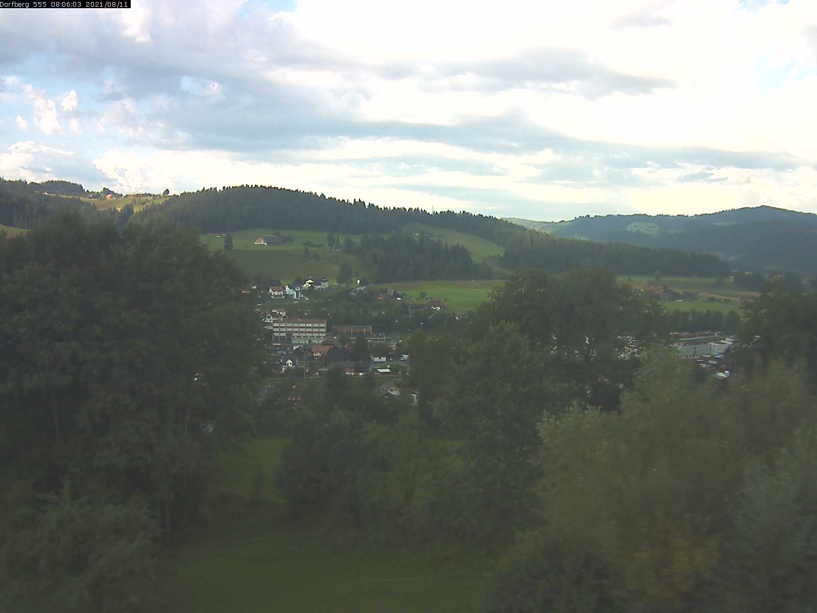 Webcam-Bild: Aussicht vom Dorfberg in Langnau 20210811-080601