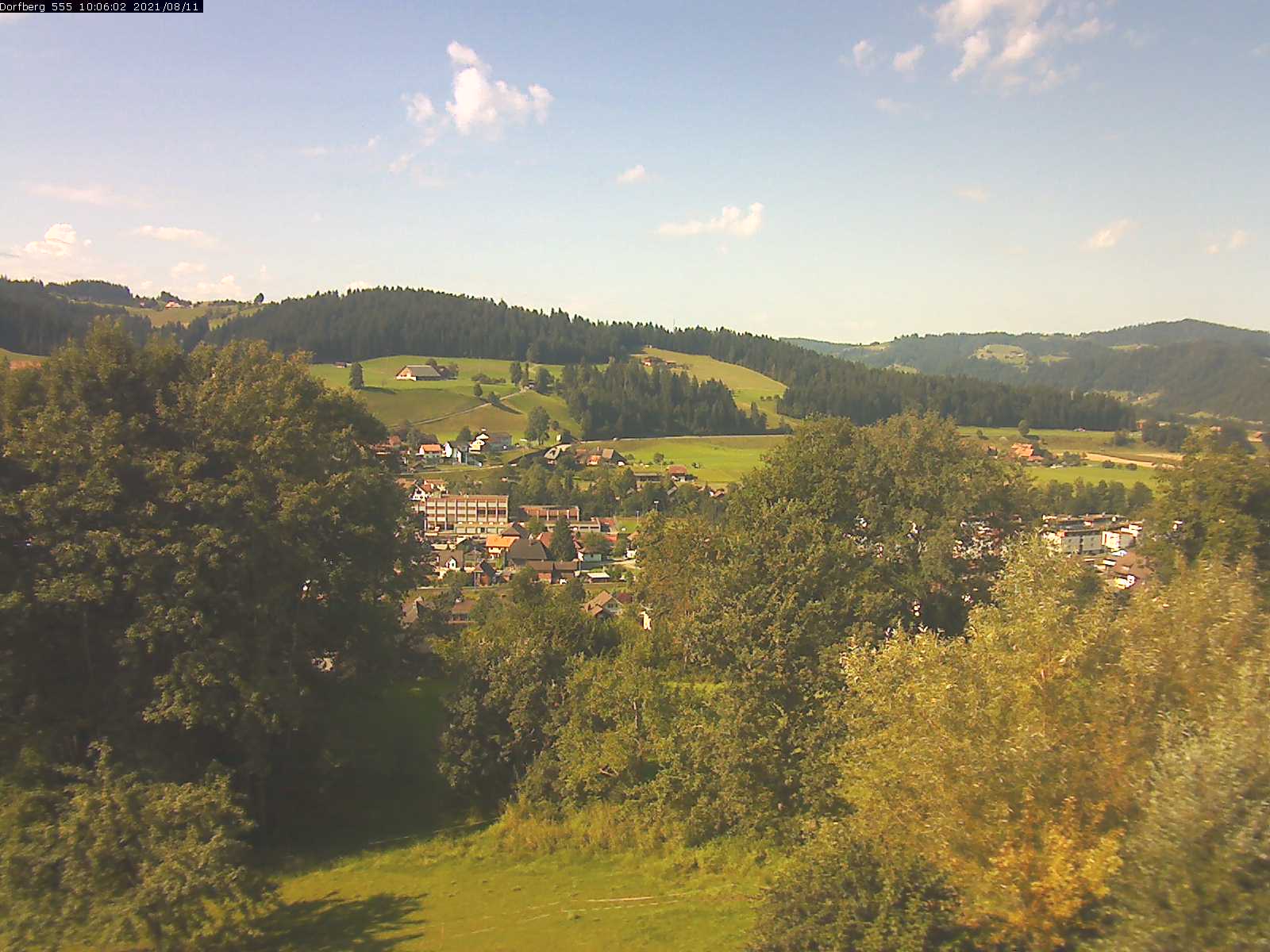 Webcam-Bild: Aussicht vom Dorfberg in Langnau 20210811-100601