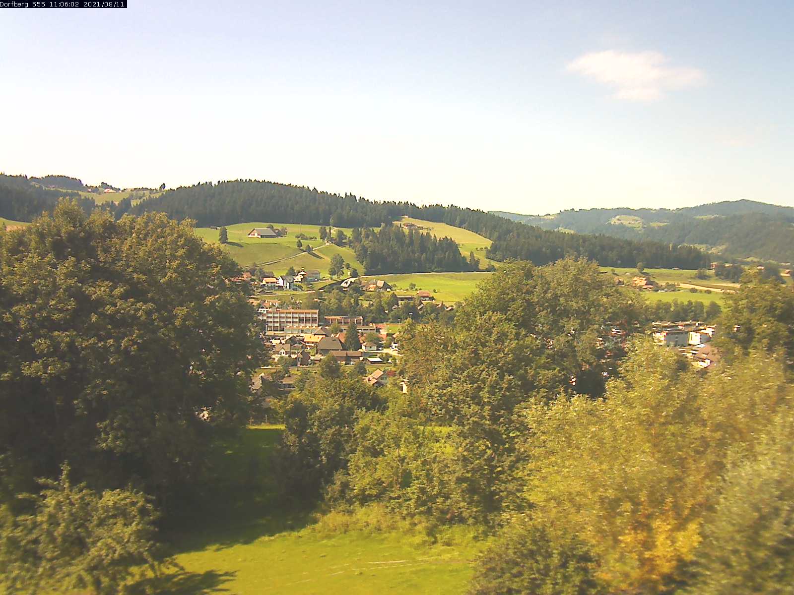 Webcam-Bild: Aussicht vom Dorfberg in Langnau 20210811-110601